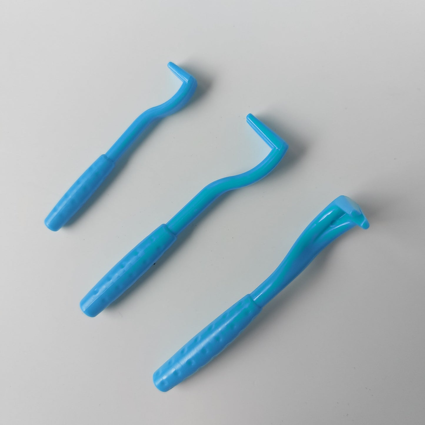Tick remover suitable for all pets.