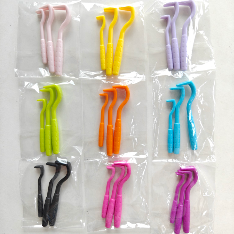 Available in a range of 9 colours to keep ticks at bay.